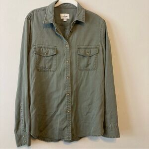 Women’s American Eagle Outfitters Olive Button-Up Shirt